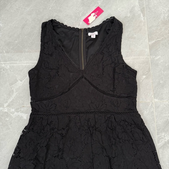 Women’s Xhilaration Target Lace V-Neck Cut Out Sleeveless Dress Size Medium - Picture 4 of 16